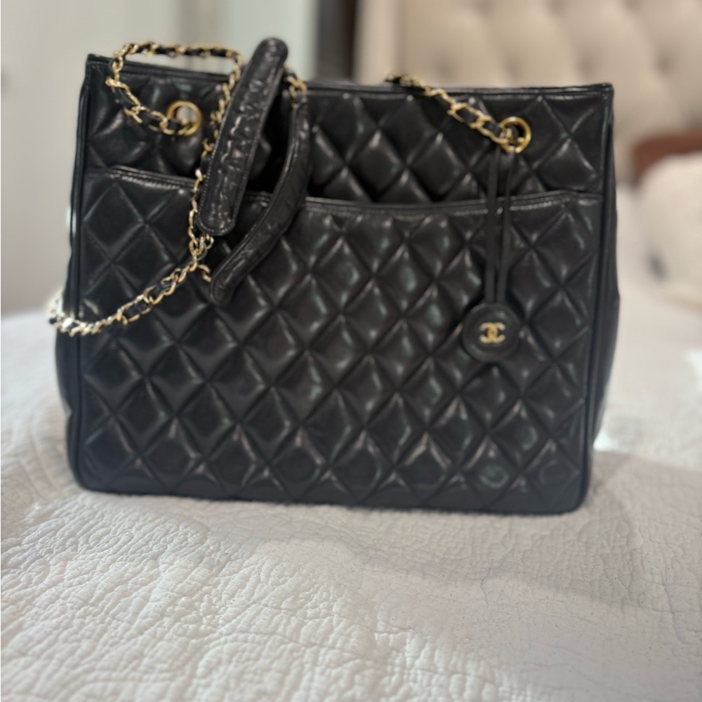Chanel Black Quilted Matelasse Leather shoulder Bag